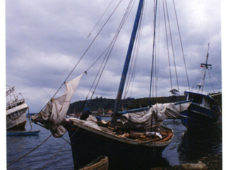 Embarcación en la isla Tenglo