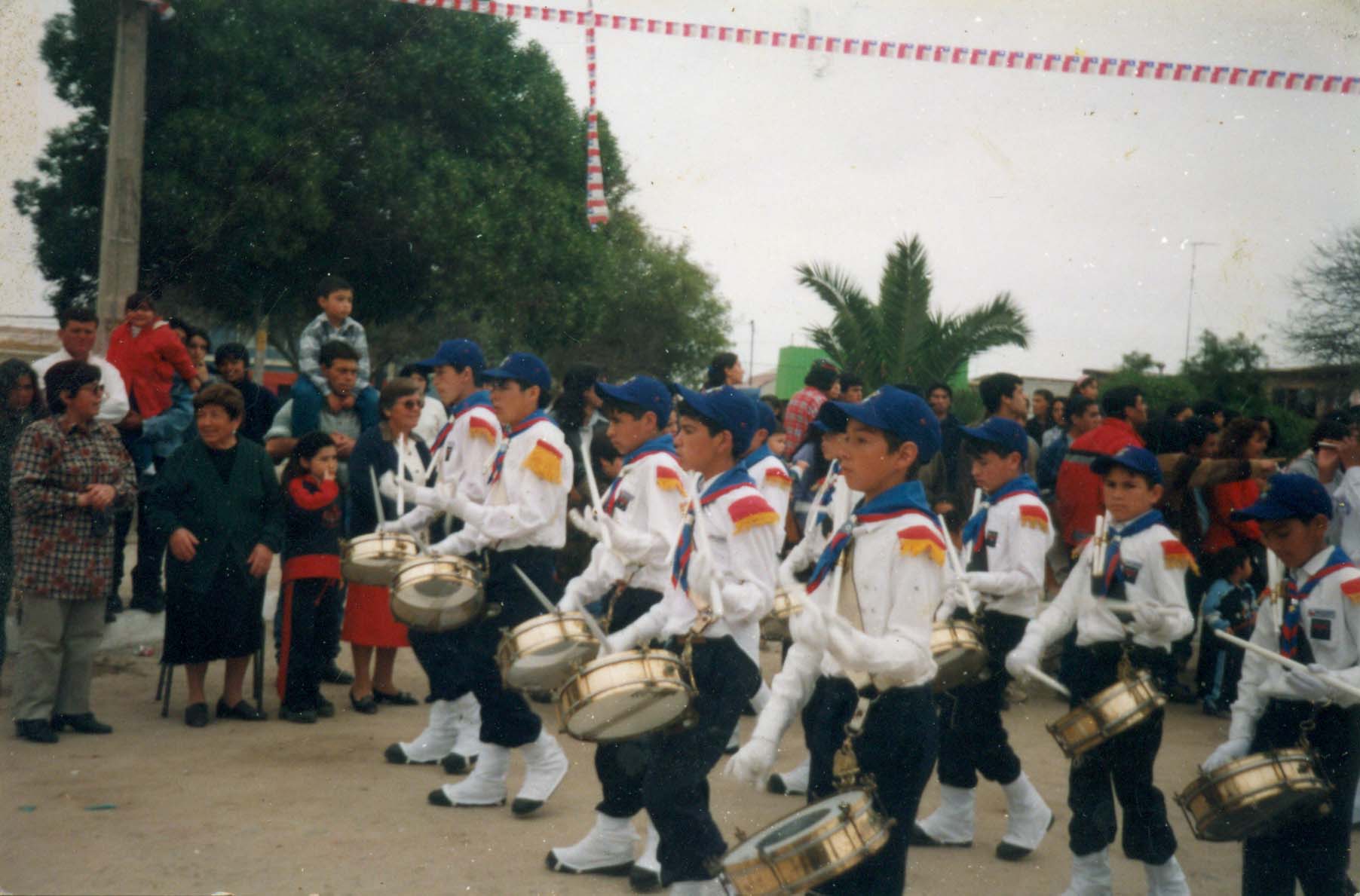 Desfile en la plaza Pizarro