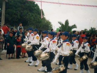 Desfile en la plaza Pizarro