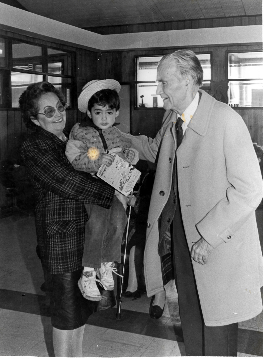 Despidiendo de Puerto Montt al doctor Eduardo Schütz Schroeder Despidiendo de Puerto Montt al doctor Eduardo Schütz Schroeder