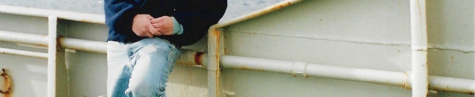 Joven a bordo de buque pesquero