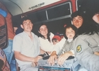 En una micro antigua