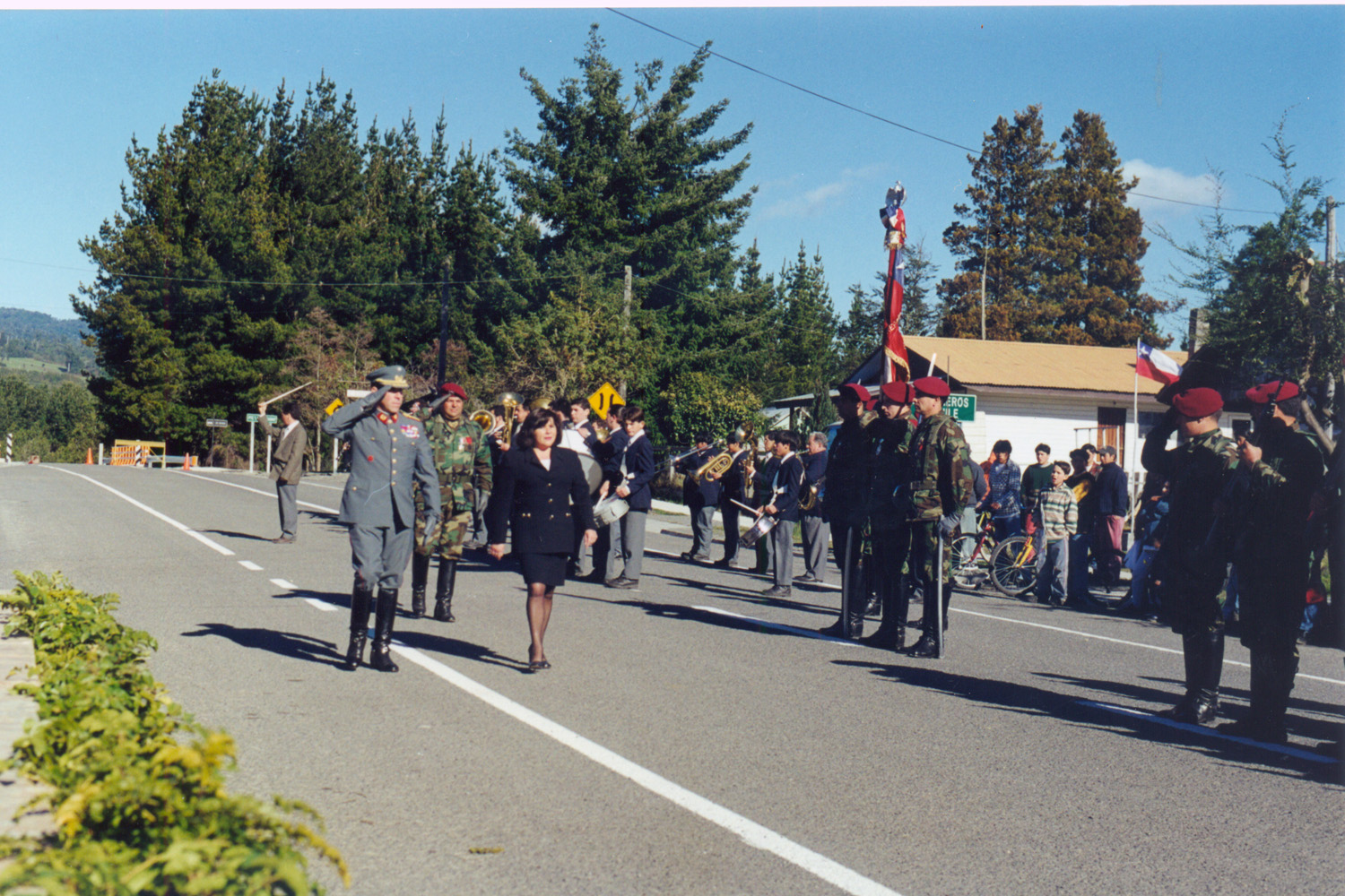 Desfile cívico militar en Las Cascadas Desfile cívico militar en Las Cascadas