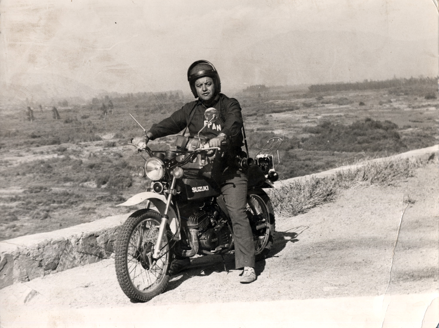 El fotógrafo y su moto El fotógrafo y su moto