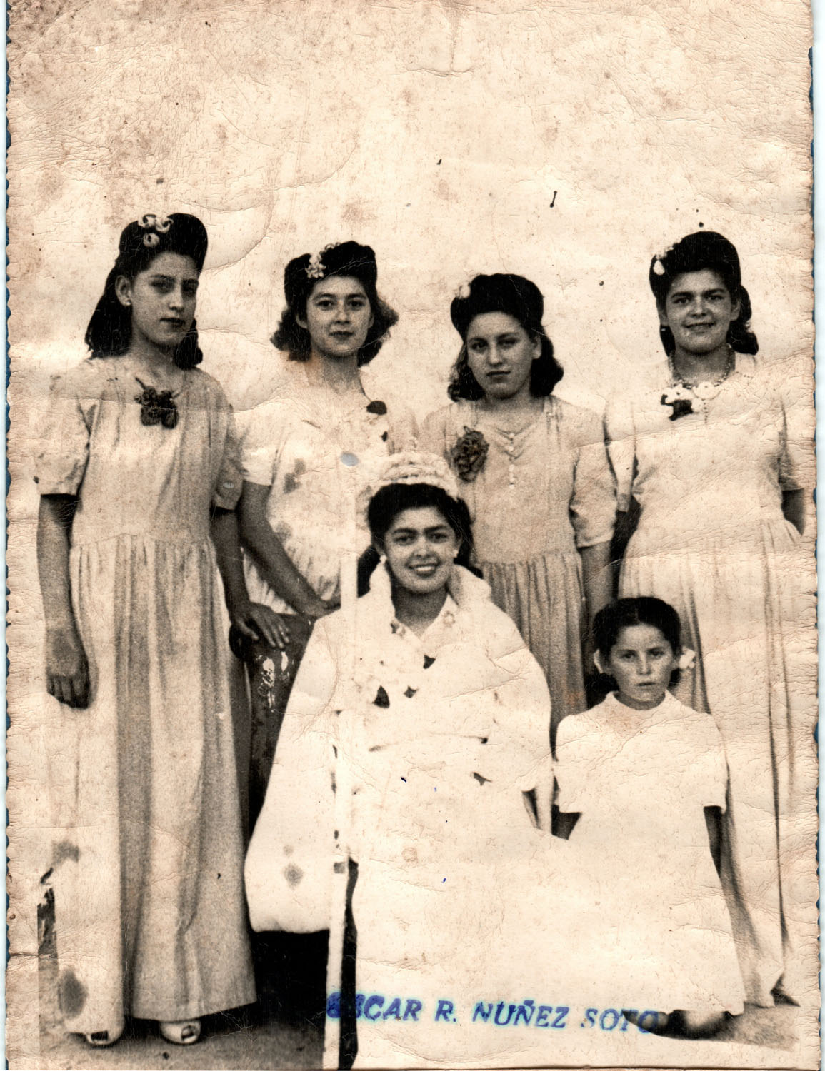 La reina y sus acompañantes La reina y sus acompañantes