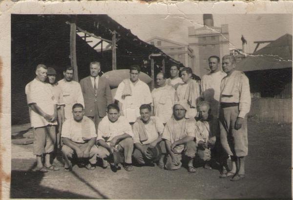 Trabajadores de la fábrica CCU de Limache