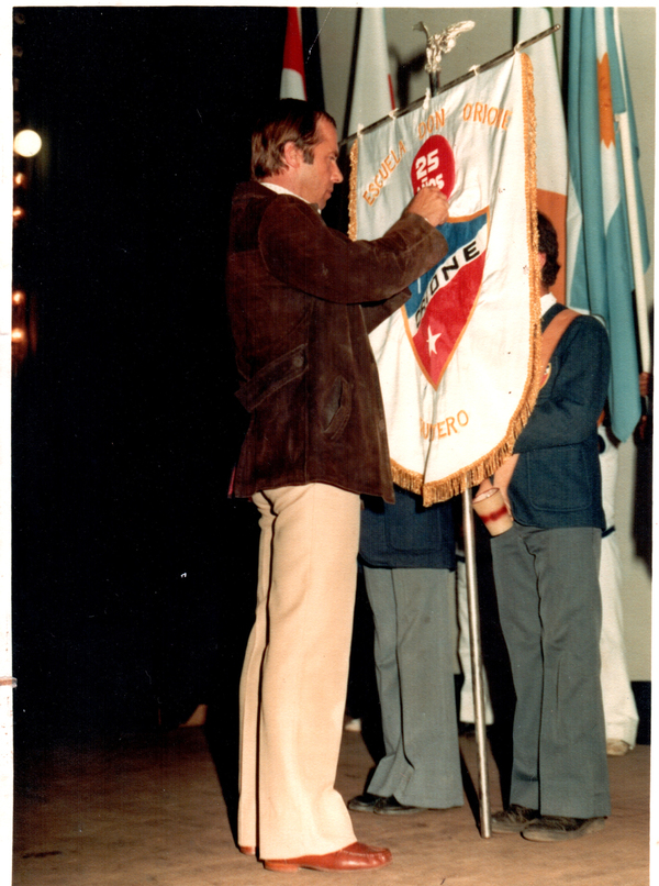 Condecoración al estandarte del colegio Don Orione