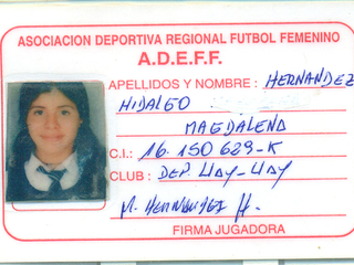 Defensa del club femenino deportivo Llayllay