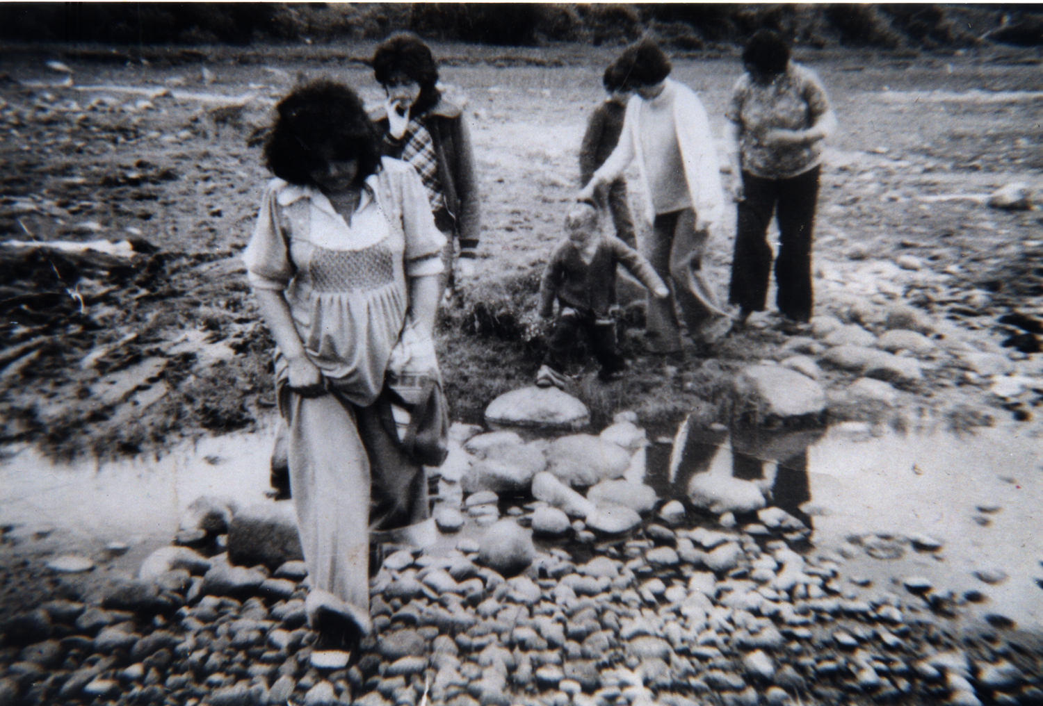 Apoderadas y profesoras disfrutando de un paseo en piedra azul Apoderadas y profesoras disfrutando de un paseo en piedra azul