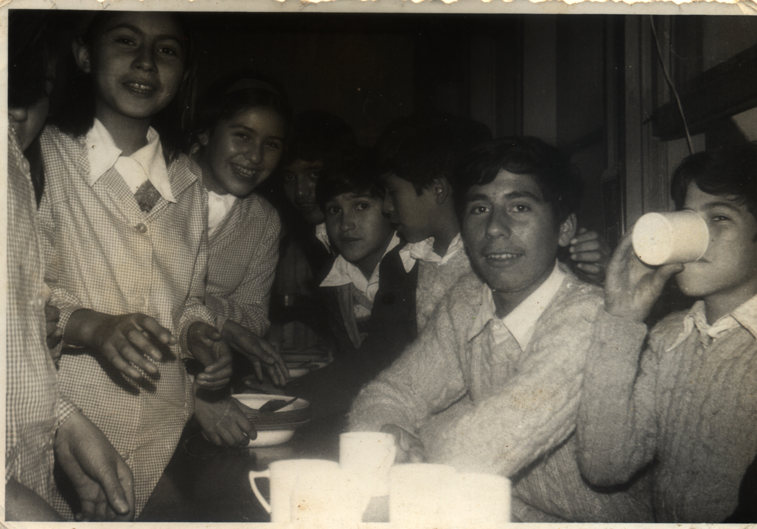 Alumnos del colegio de Correntoso Alumnos del colegio de Correntoso