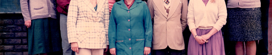Plantel docente y directivo de la Escuela Gabriela Mistral