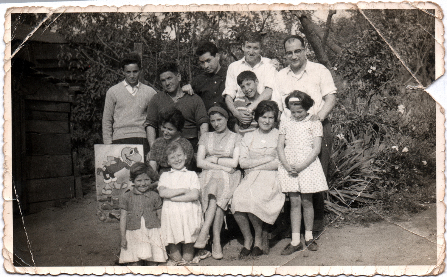 Familia Alarcón Lizama en el patio Familia Alarcón Lizama en el patio