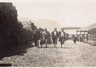 Turistas llegando al hotel