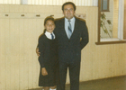 Mi hija y su profesor en su licenciatura