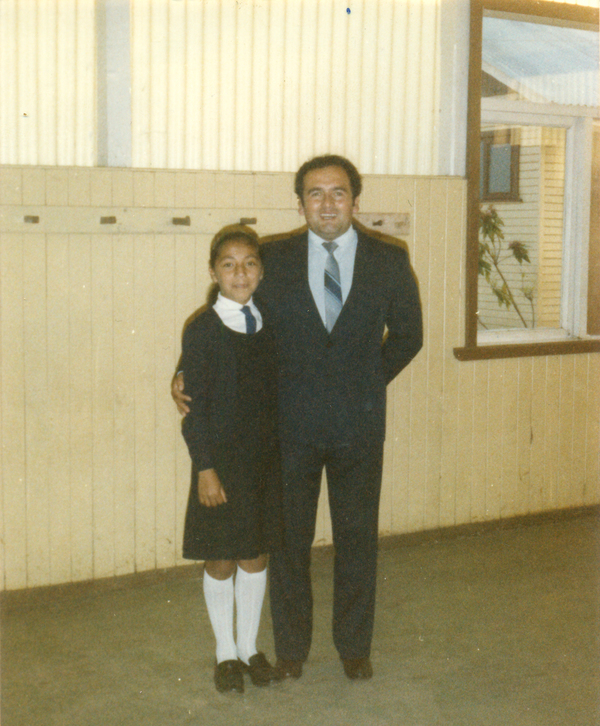 Mi hija y su profesor en su licenciatura