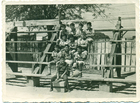 Jóvenes en Fortín ferroviario