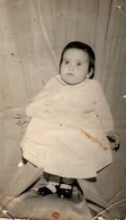 De pie a los 8 meses