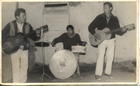Ensayando en la casa de Pedro Suarez