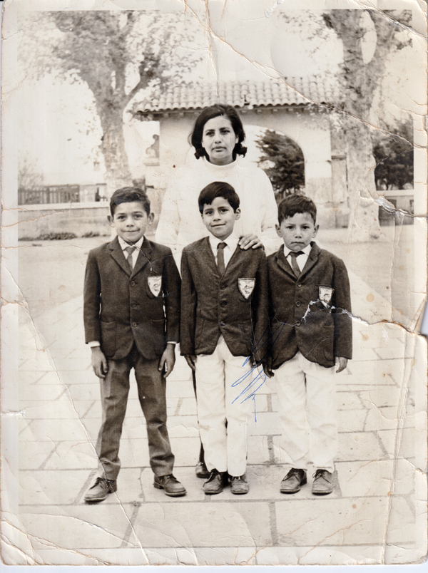 Niños y profesora
