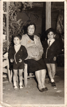 Abuela y nietos