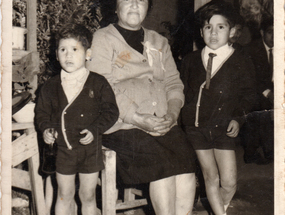 Abuela y nietos