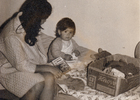 Iris junto a su hija Leslie