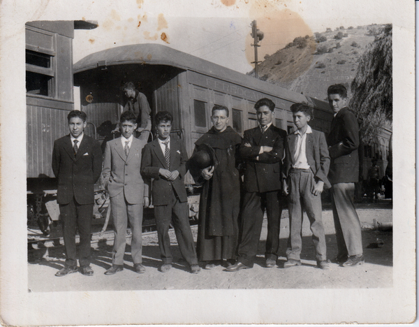 Conociendo el tren en La Calera con el padre Gustavo