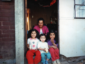 Mamá y sus tres pequeñas