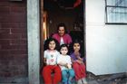 Mamá y sus tres pequeñas