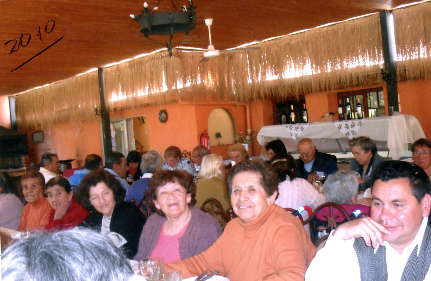 Almuerzo de personas mayores Almuerzo de personas mayores