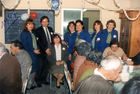 Once con personas mayores