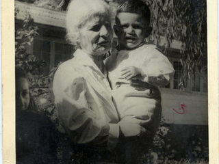 Pollo y abuela María