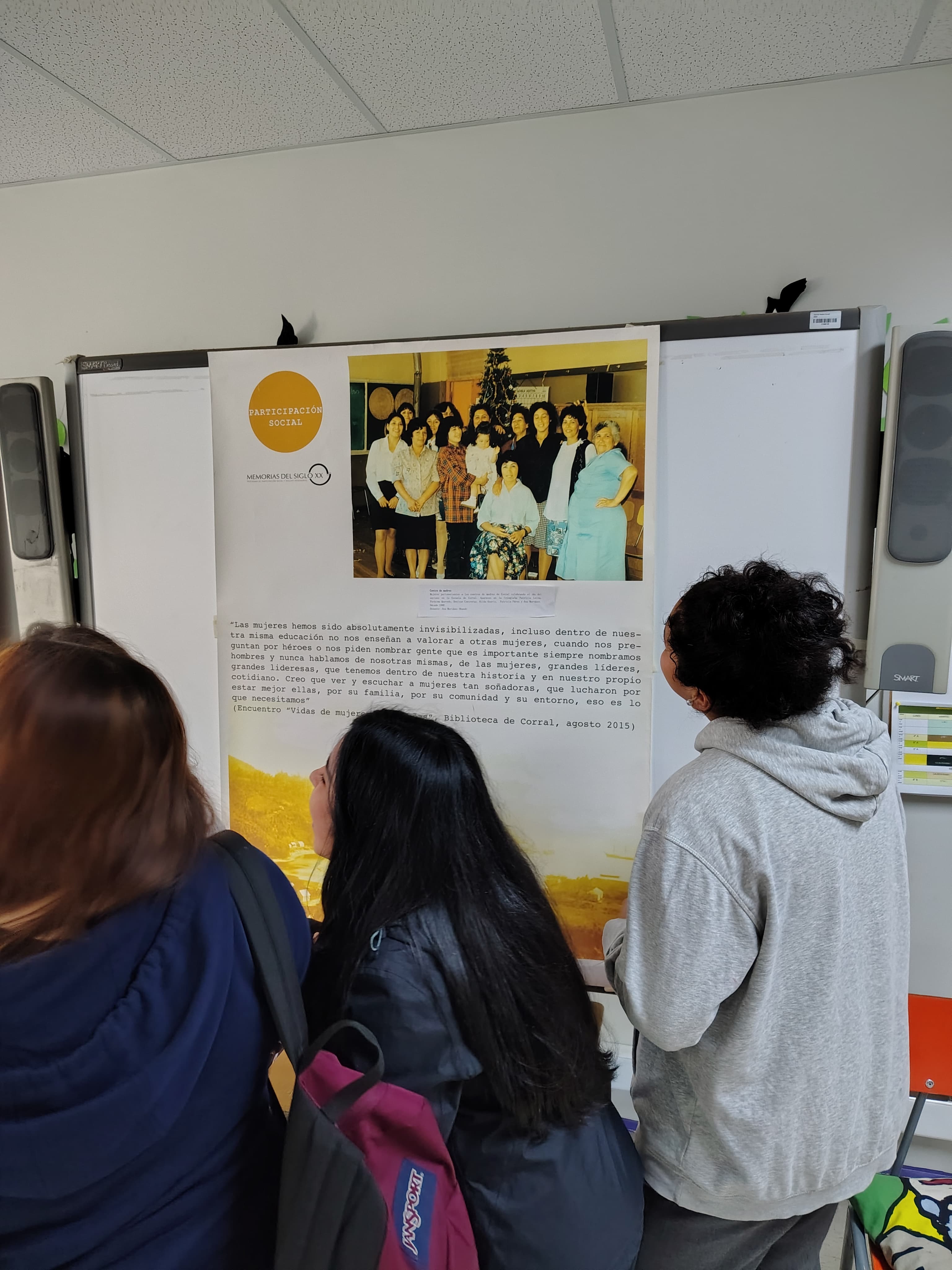 Exposición “Memorias de Corral” difunde las memorias y el patrimonio local en escuelas de la comuna Exposición “Memorias de Corral” difunde las memorias y el patrimonio local en escuelas de la comuna