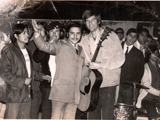 Víctor Hugo con Dean Reed