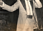 Víctor Hugo cantando