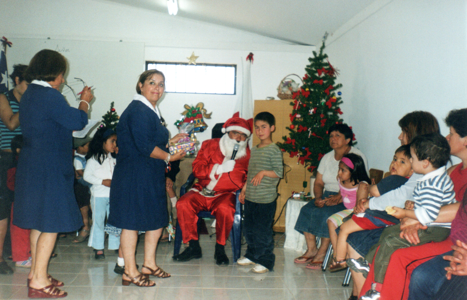 Celebración de navidad para niños y niñas de la comunidad Celebración de navidad para niños y niñas de la comunidad