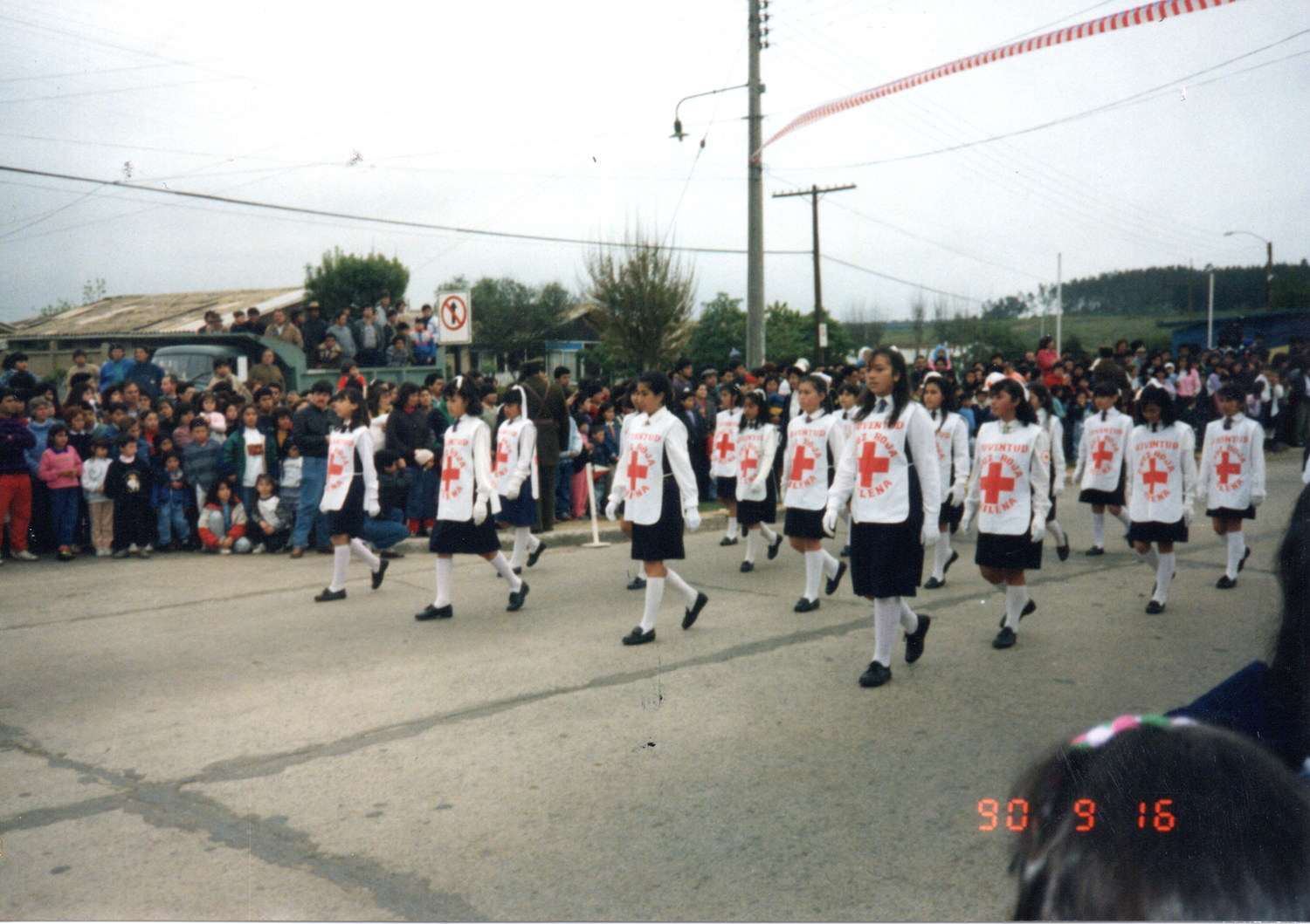 Juventud de la Cruz Roja en desfile de fiestas patrias Juventud de la Cruz Roja en desfile de fiestas patrias
