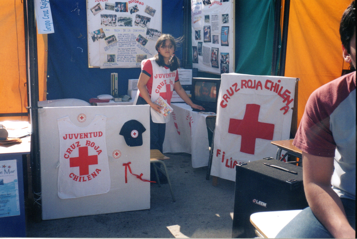 Juventud de la Cruz Roja en feria municipal Juventud de la Cruz Roja en feria municipal
