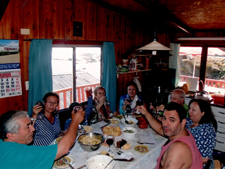 Almuerzo familiar en Pucatrihue