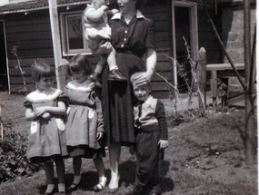 Mamá Olga y sus 4 hijos