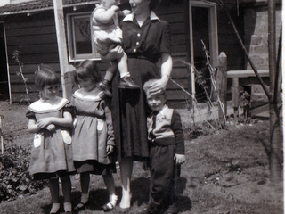 Mamá Olga y sus 4 hijos