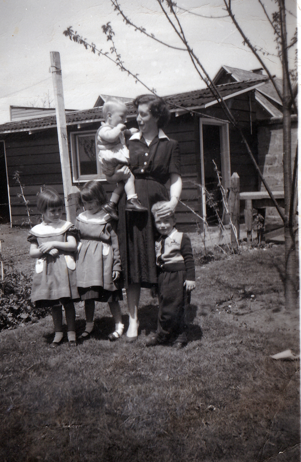 Mamá Olga y sus 4 hijos