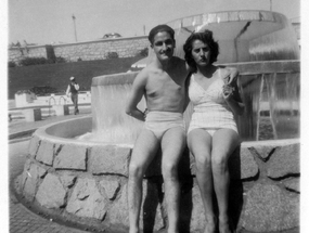 Pololeando en la piscina de Santo Domingo