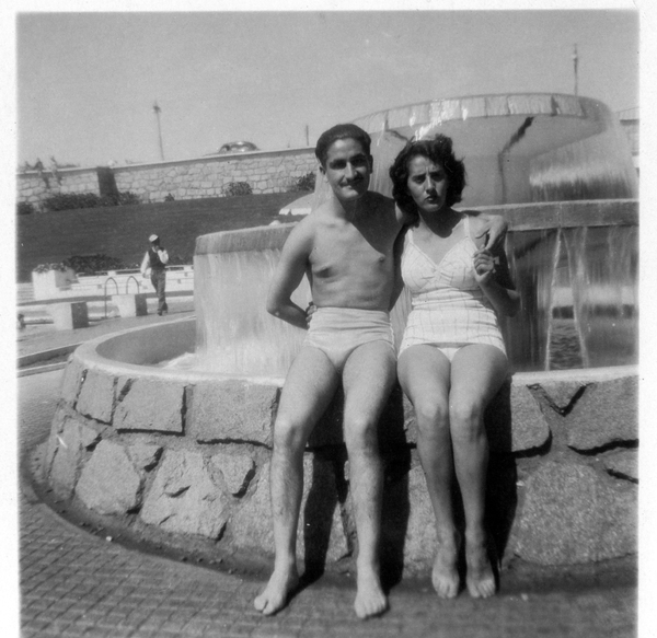 Pololeando en la piscina de Santo Domingo