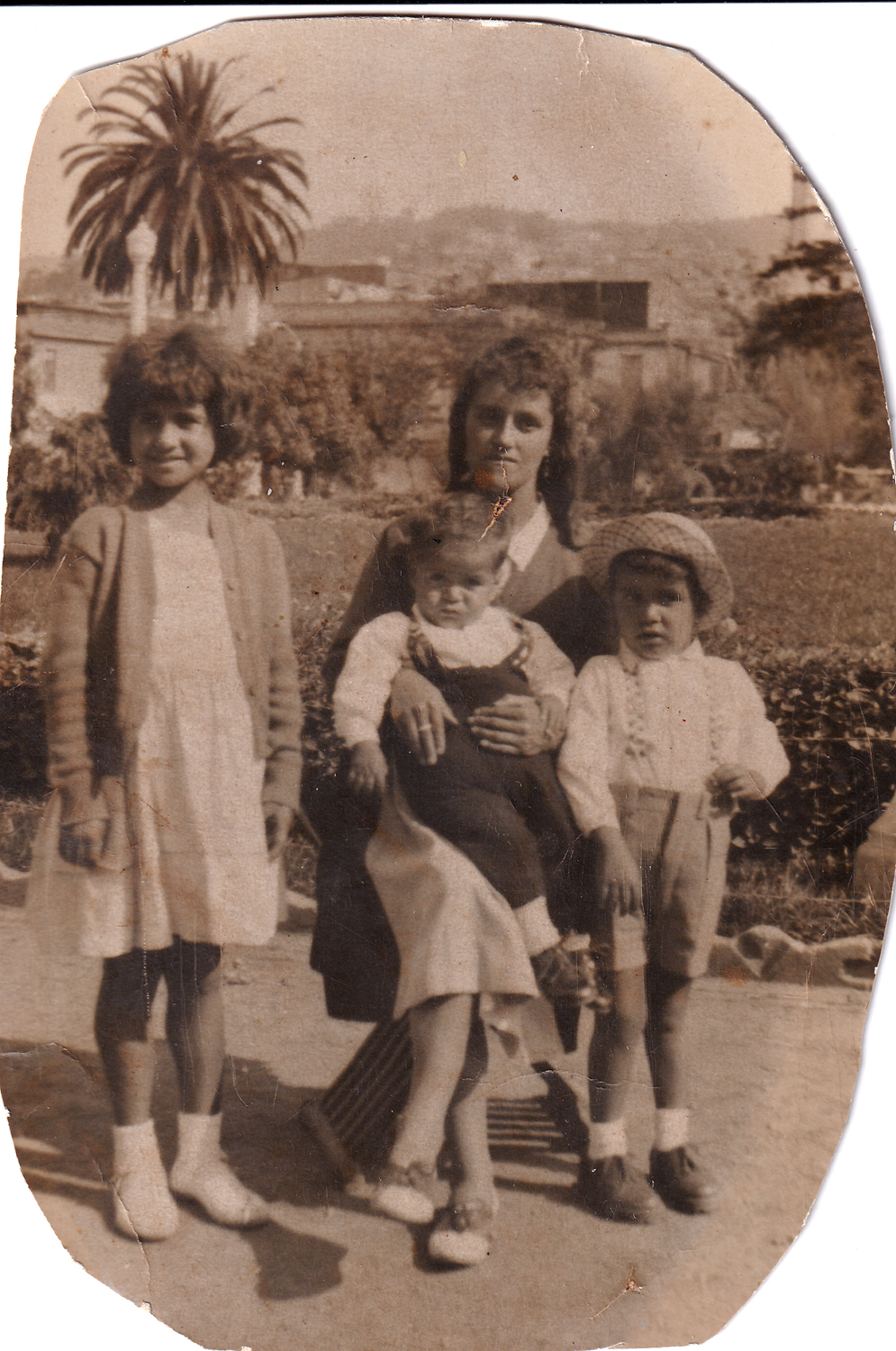 Leonor y sus hijos Leonor y sus hijos