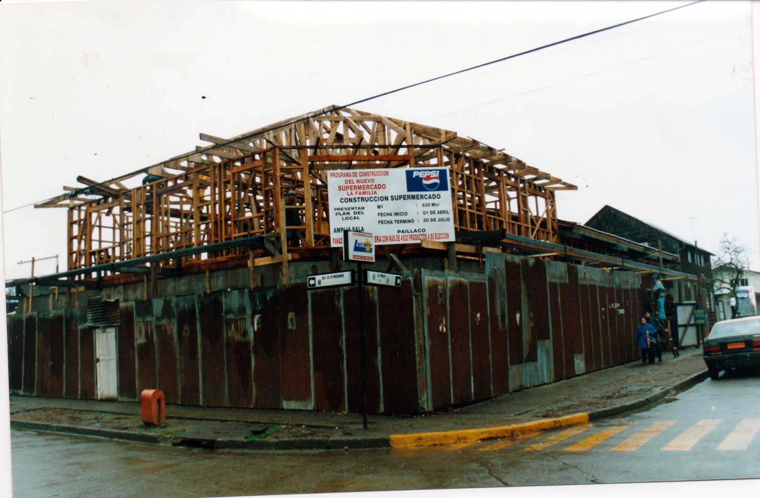 Construcción del supermercado La Familia Construcción del supermercado La Familia