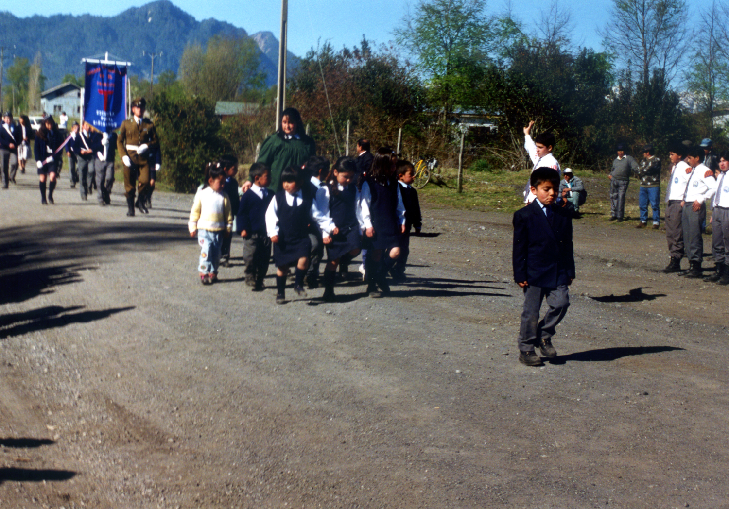 Desfile escolar en Riñinahue Desfile escolar en Riñinahue