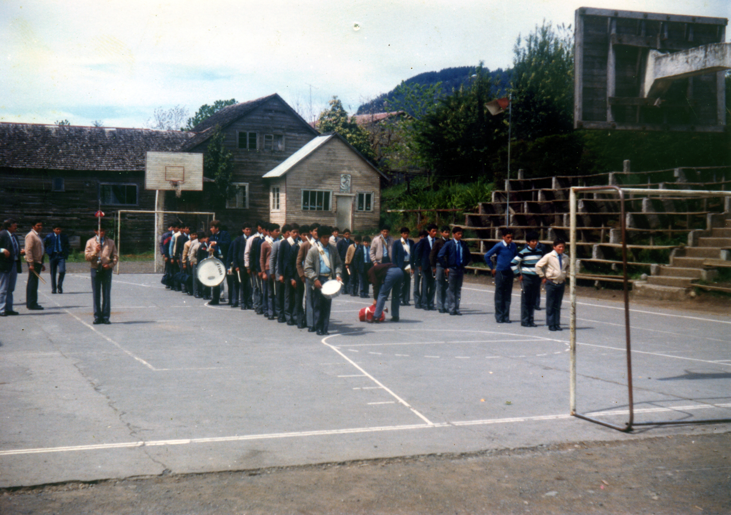 Banda escolar de la Escuela Mixta Superior N°1 de Lago Ranco Banda escolar de la Escuela Mixta Superior N°1 de Lago Ranco