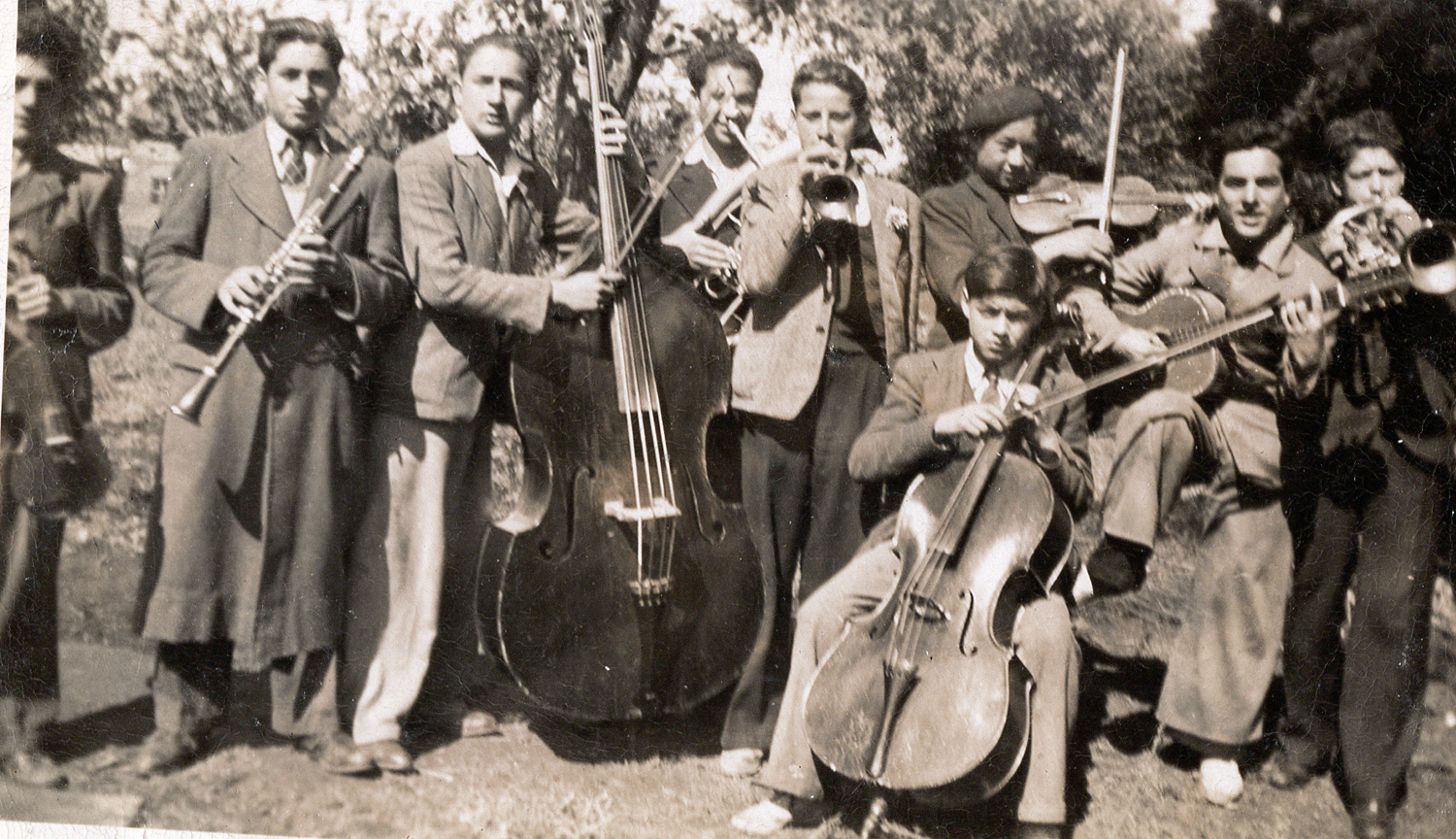 Integrantes de la orquesta de segundo año Integrantes de la orquesta de segundo año