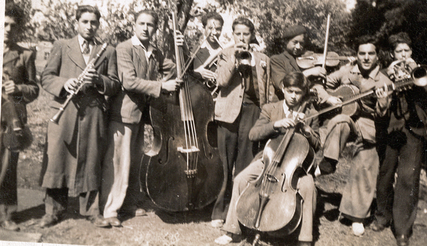Integrantes de la orquesta de segundo año
